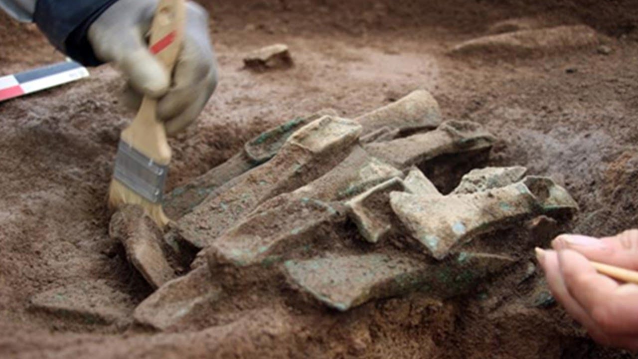 Des objets d'art seulement ? - Qu'est-ce qu'un dépôt de haches en bronze - 1/2