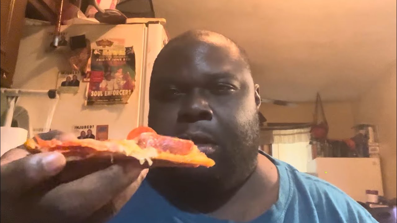 Обзор пиццы пепперони из кирпичной печи Red Baron