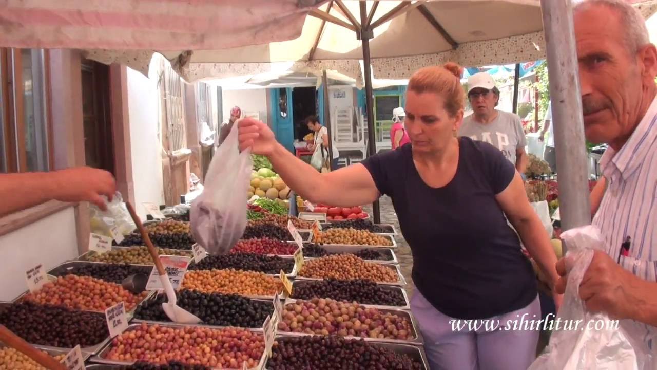 Cunda Adası Yöresel Pazarı Peynirler Zeytinler Otlar AYVALIK
