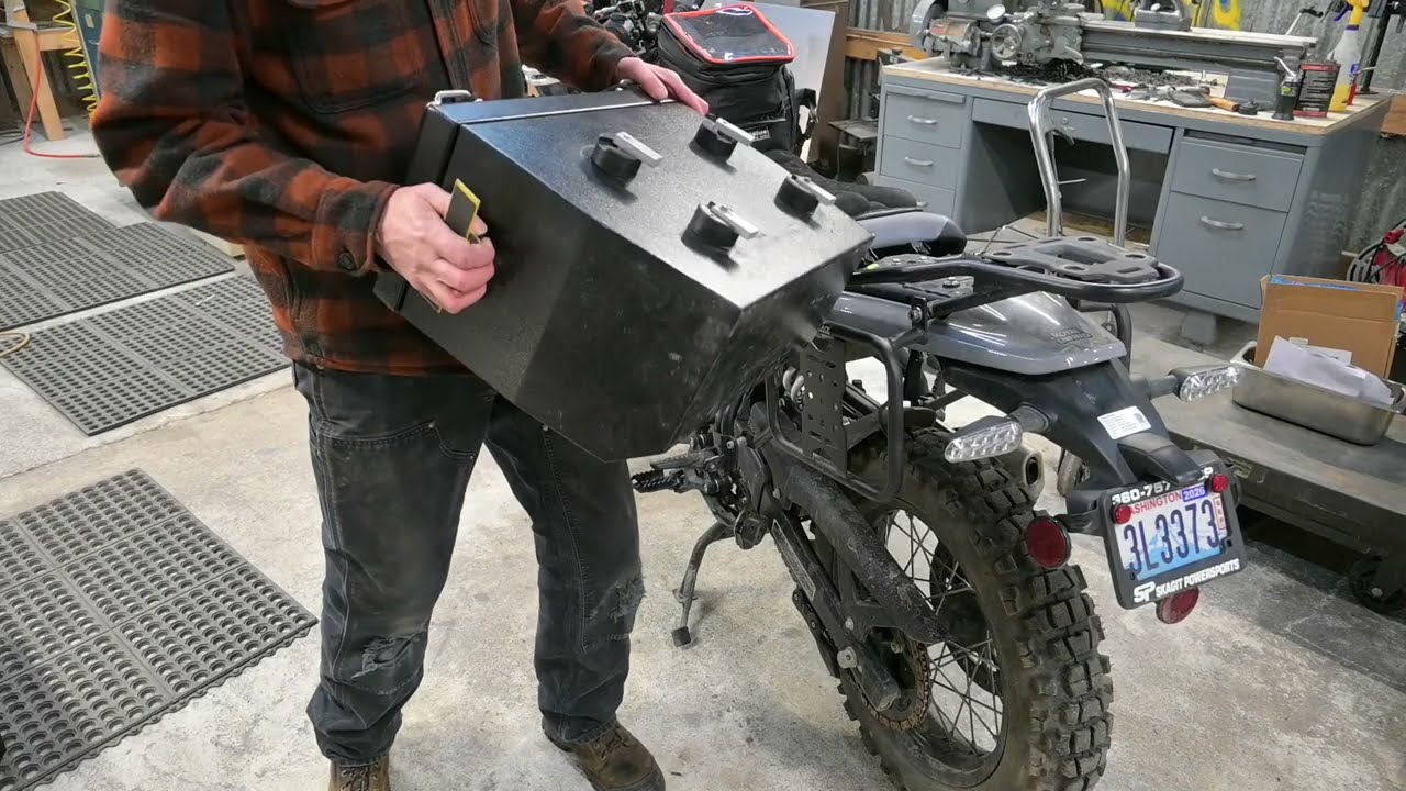 Solobox pannier mounting puck install