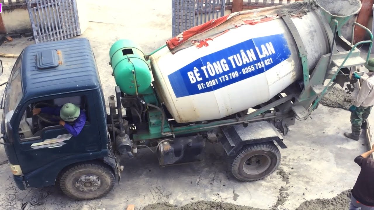 Xe Chở Bê Tông Tươi Đổ Sân/Xe Bê Tông Tươi Mini Cực Kì Cơ Động/Truck carrying fresh concrete