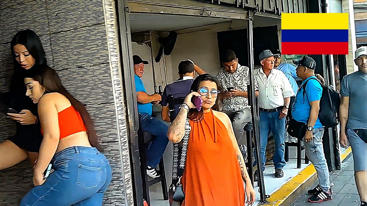 🛑 WARNING: The Most Intense Street Scenes in Centro Medellín.