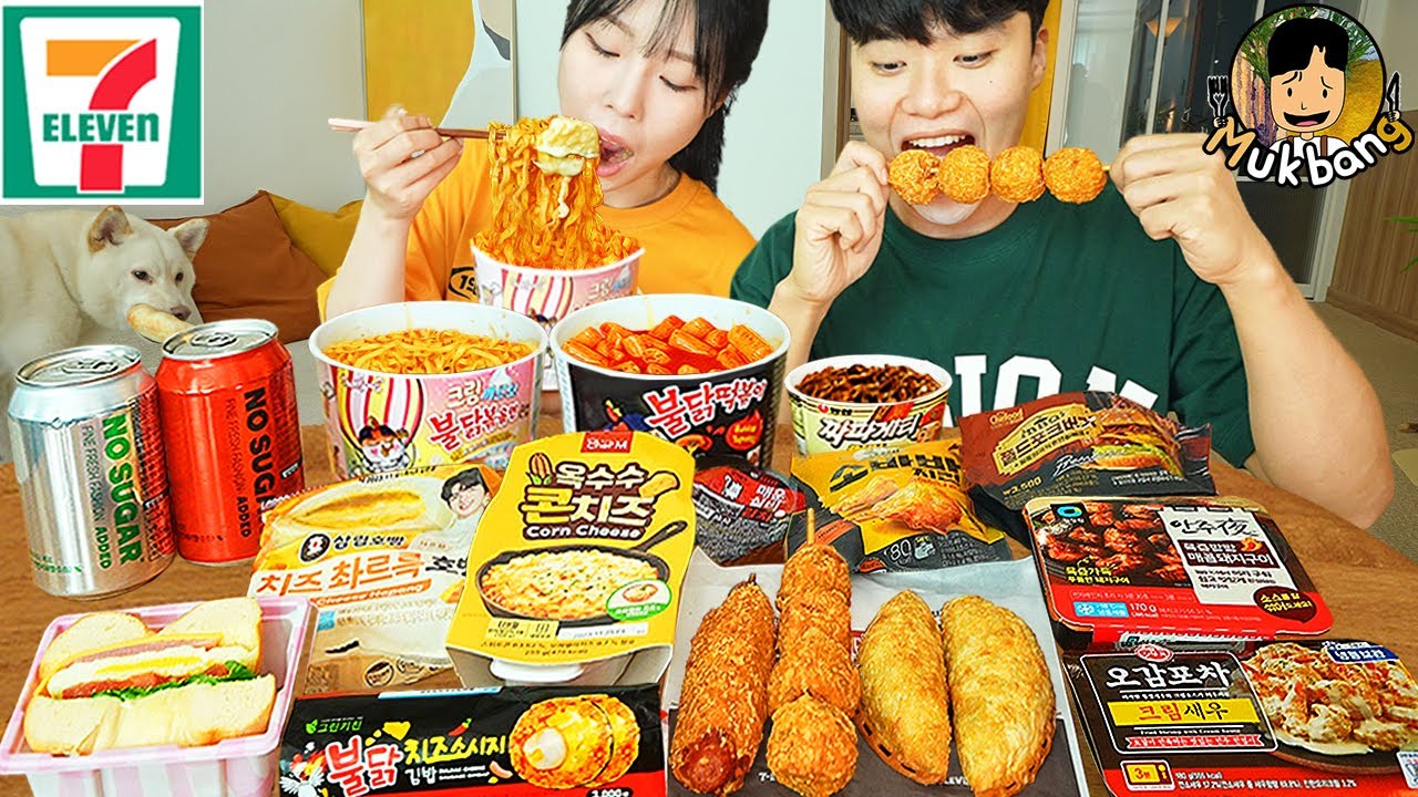 ASMR MUKBANG небольшой магазин, острый рамэн, хот-доги, кимбап, ттеокбокки !! Корейский магазин