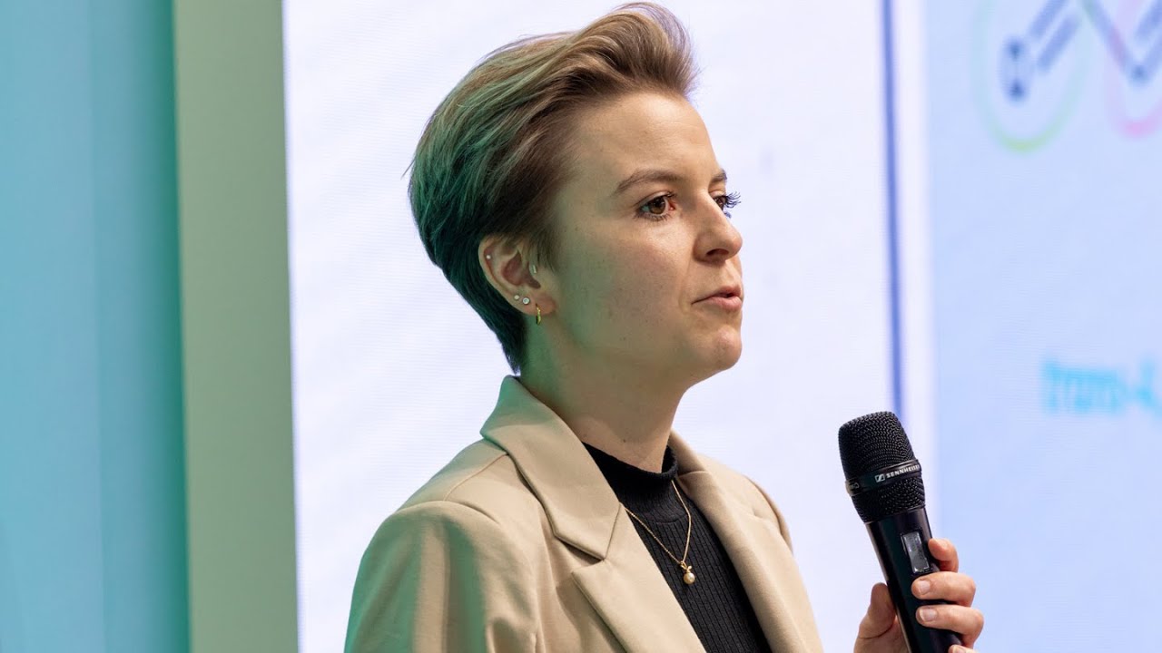 K 2025 Science Slam: Welche Rolle spielen Geruchsstoffe im Kunststoffrecycling?