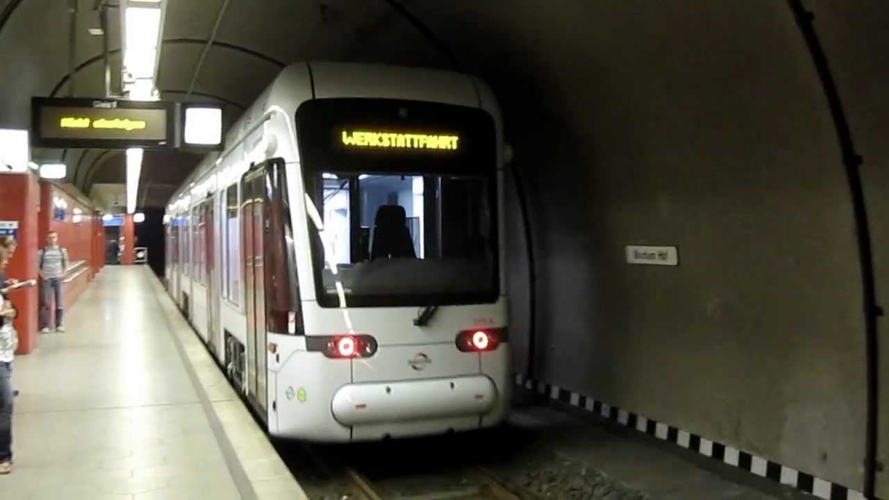 Variobahn von Stadler der Bogestra im Bochumer Hauptbahnhof