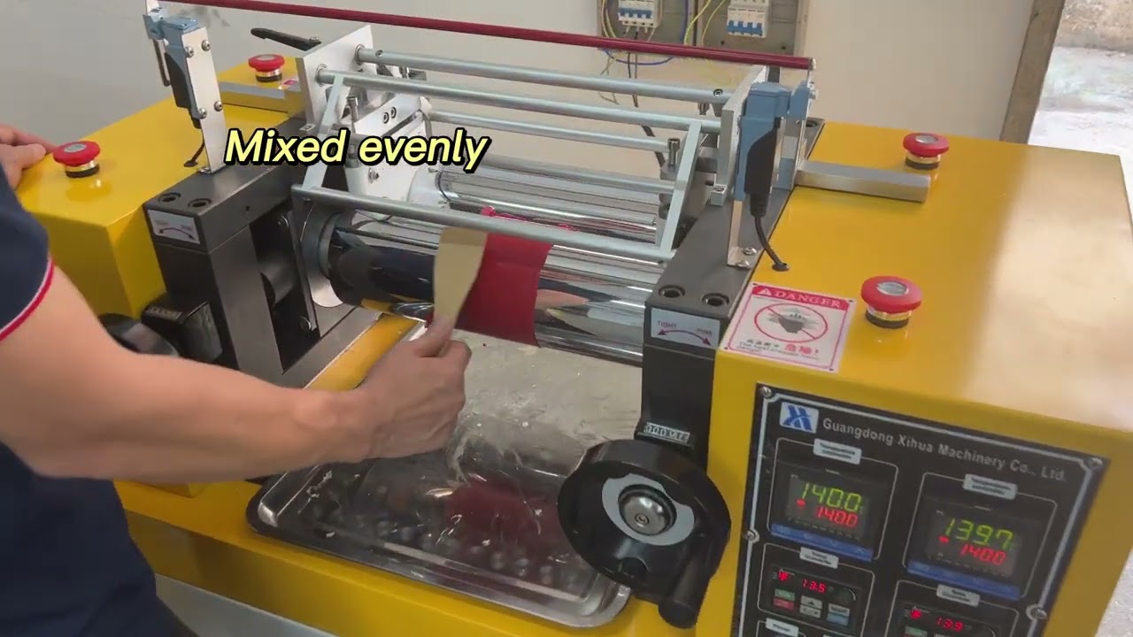 Mixing PVC and masterbatch by lab two roll mill, making colour sample
