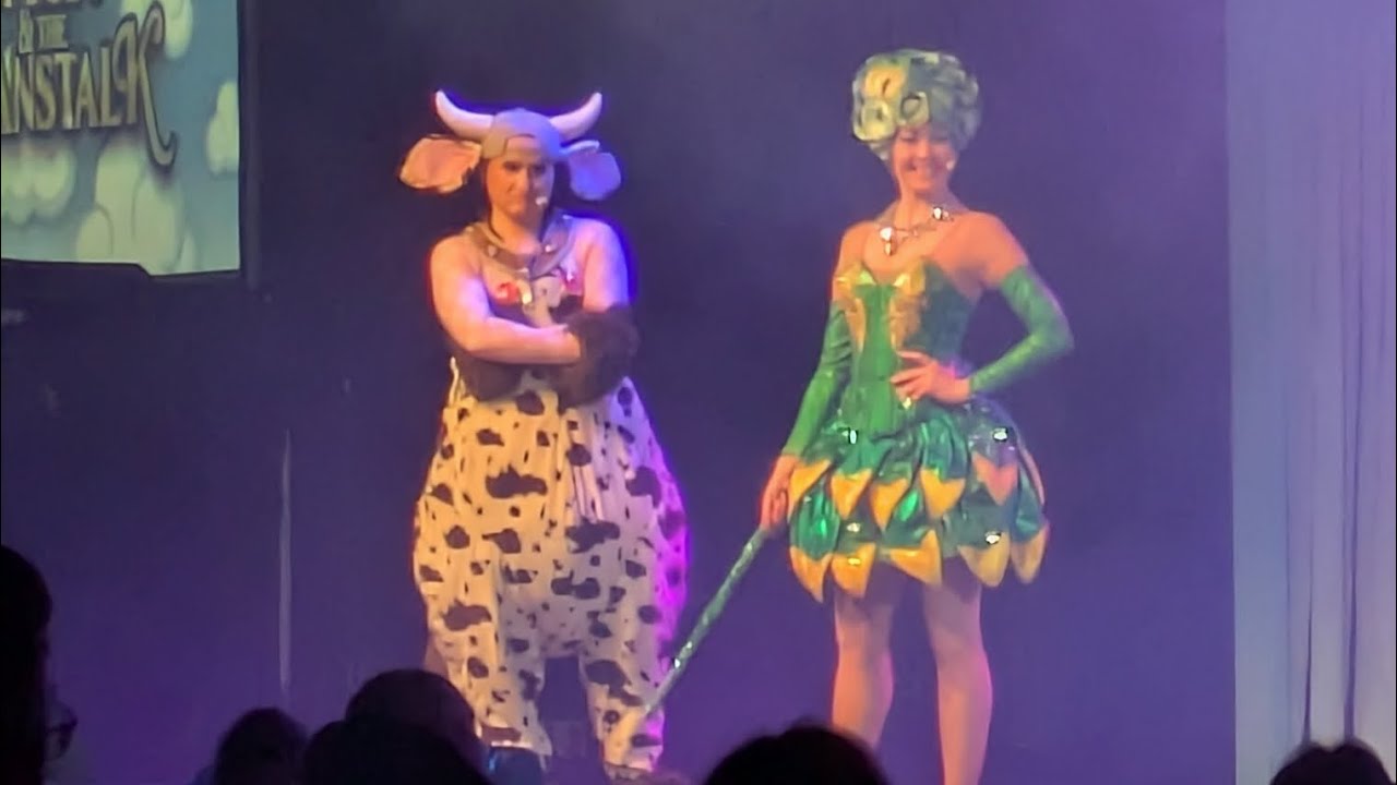 Jack And The Beanstalk: Last Song 🌲🐄 #jack #beanstalk #pantomime #skegness #butlins #song #show 