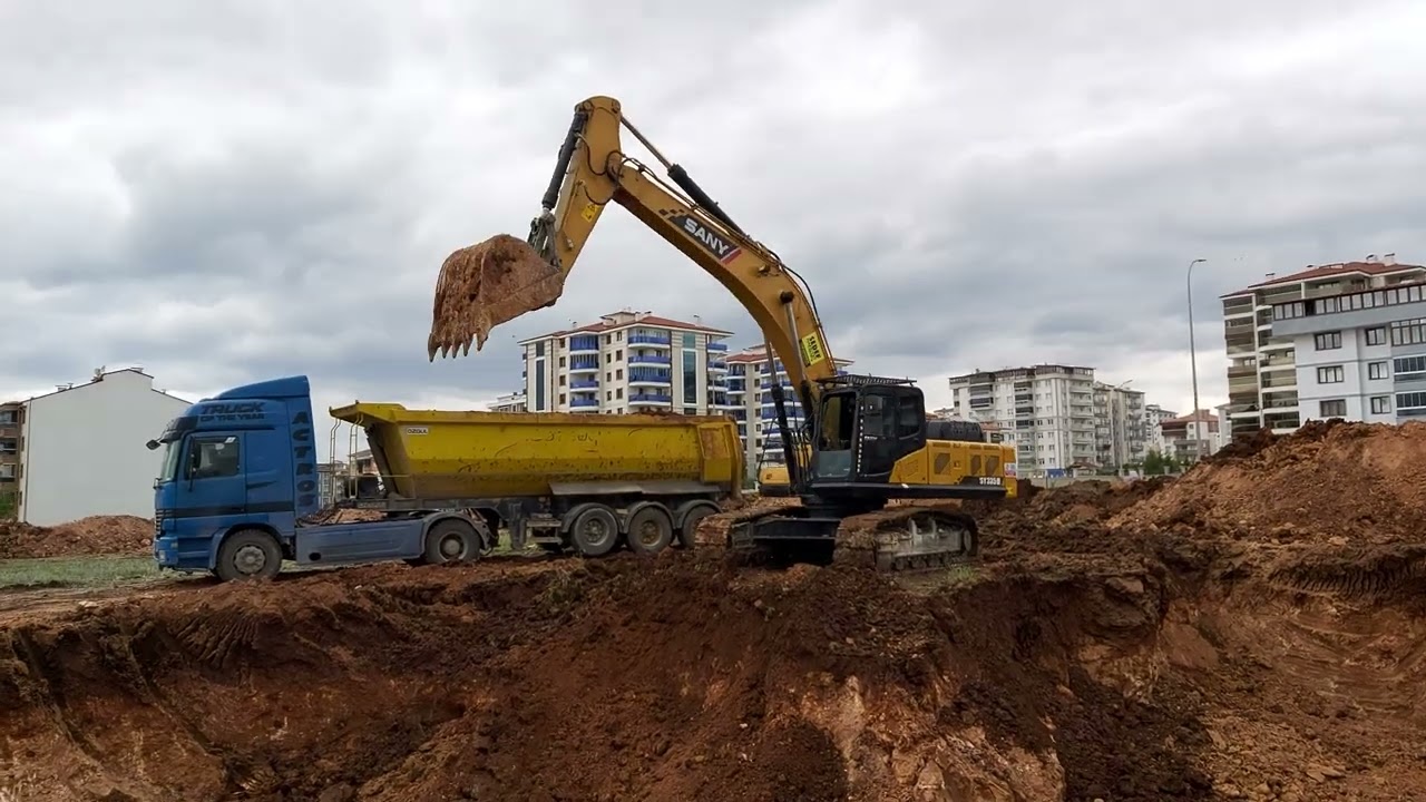 Sany SY335 Ekskavatör Toprak Yükleme