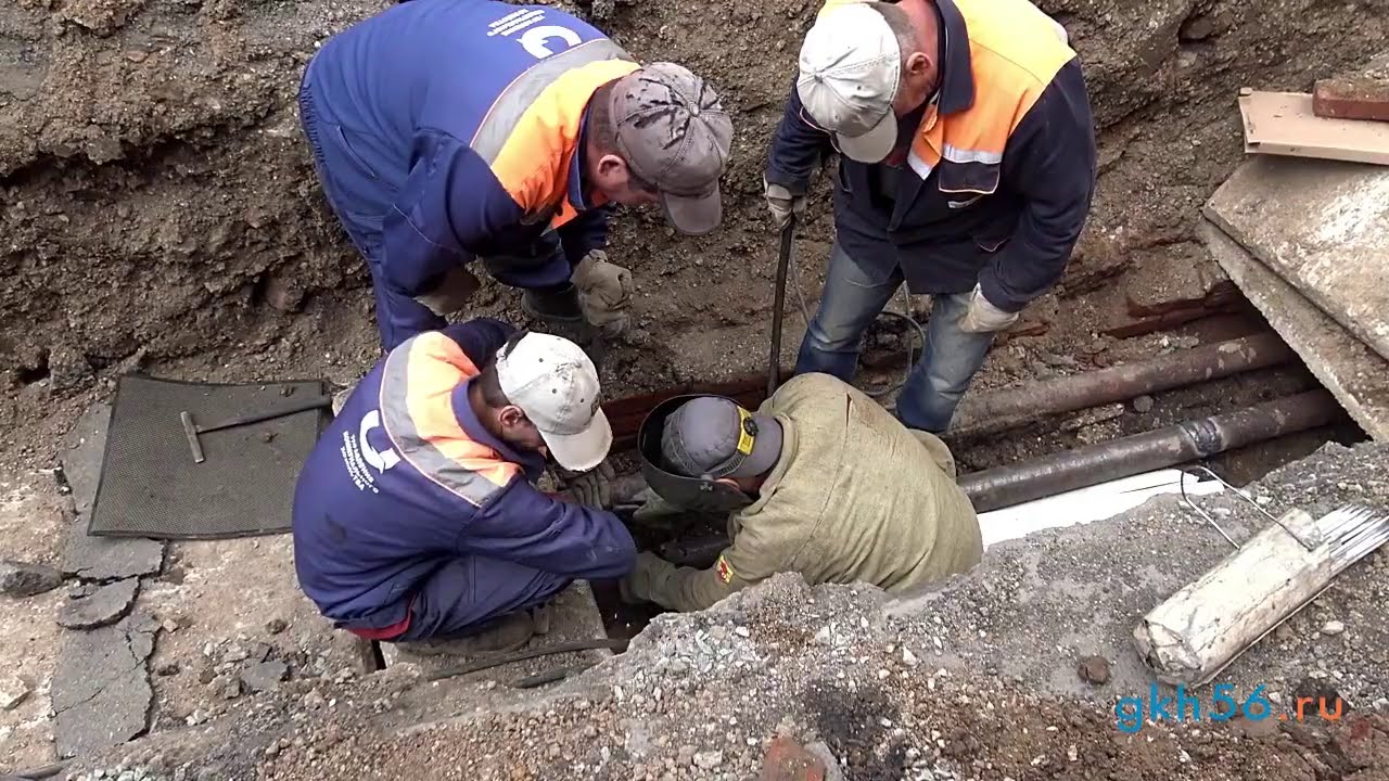 Ликвидация порыва теплотрассы ул Советская 48 (17 сентября 2020)