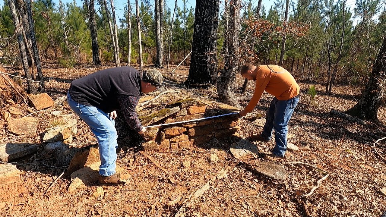 MYSTERY CEMETERY FOUND IN BRIAR PATCH! IN THE HILLS OF ROUGH EDGE