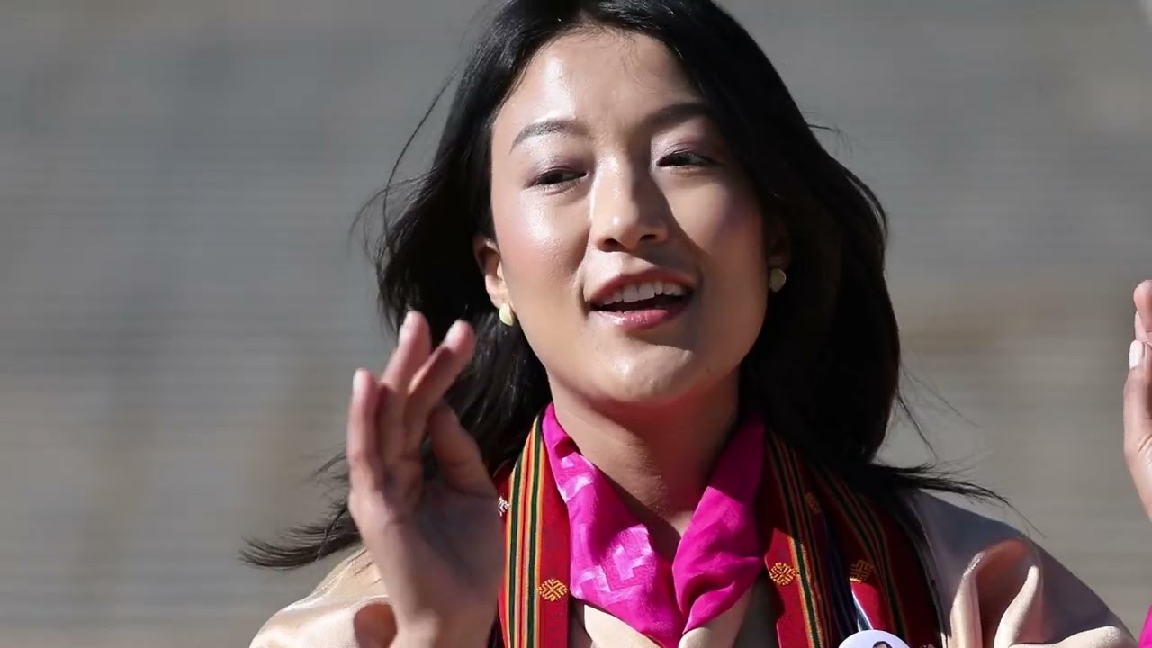 Nangla Joen _ Kinzang Choden(Bumchu Talo Zam) & Group