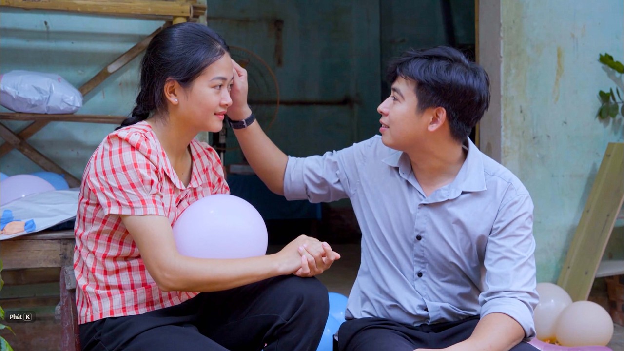 Surprise birthday: Tu Tien was delighted to see the gift that CEO Jack gave her