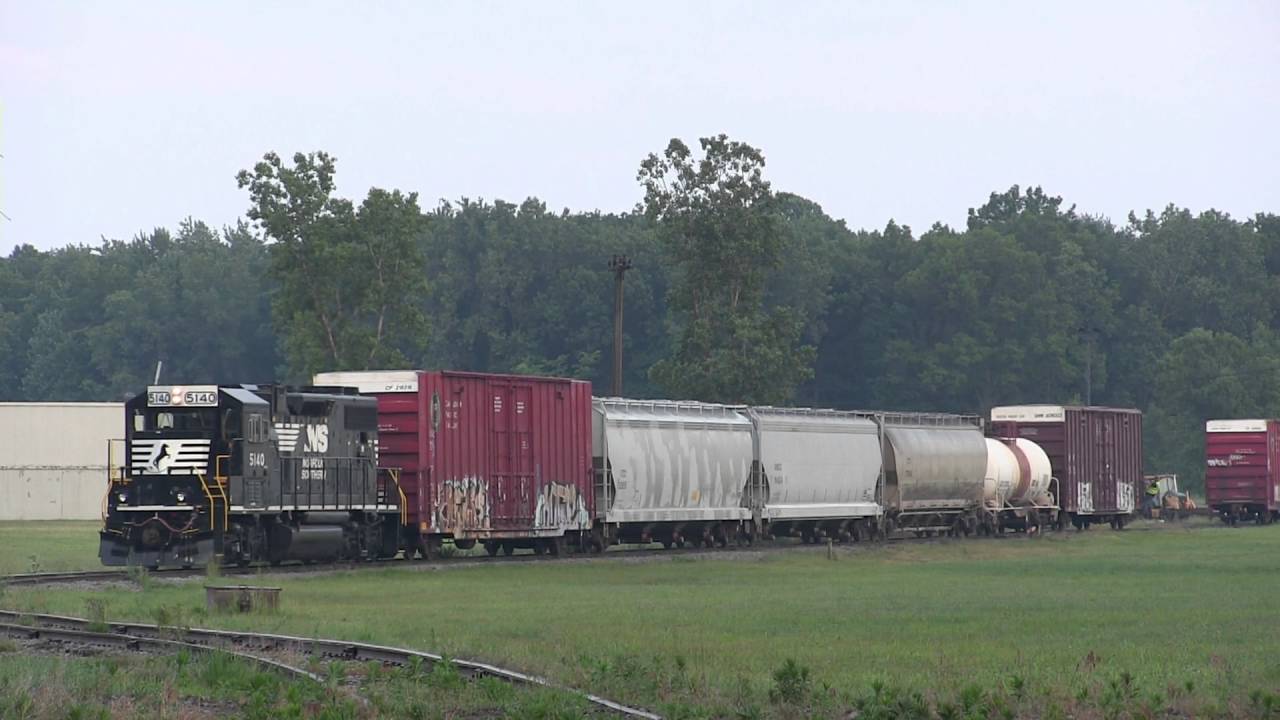 Norfolk Southern Local Switching with Caboose!