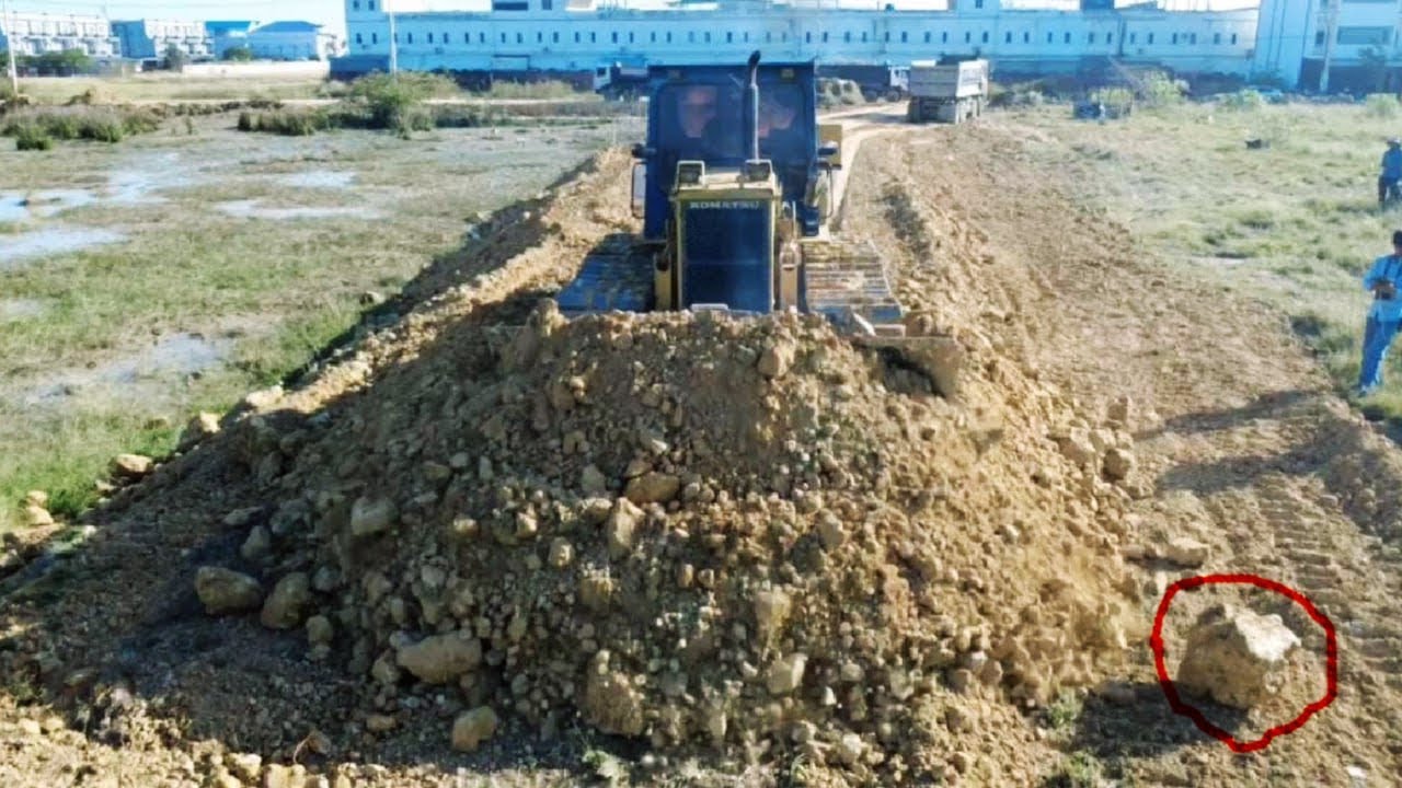 Just Opening!! Incredible Fast Komatsu Dozer D40P Push Downhill Soil & Truck Unloading Huge FillLand