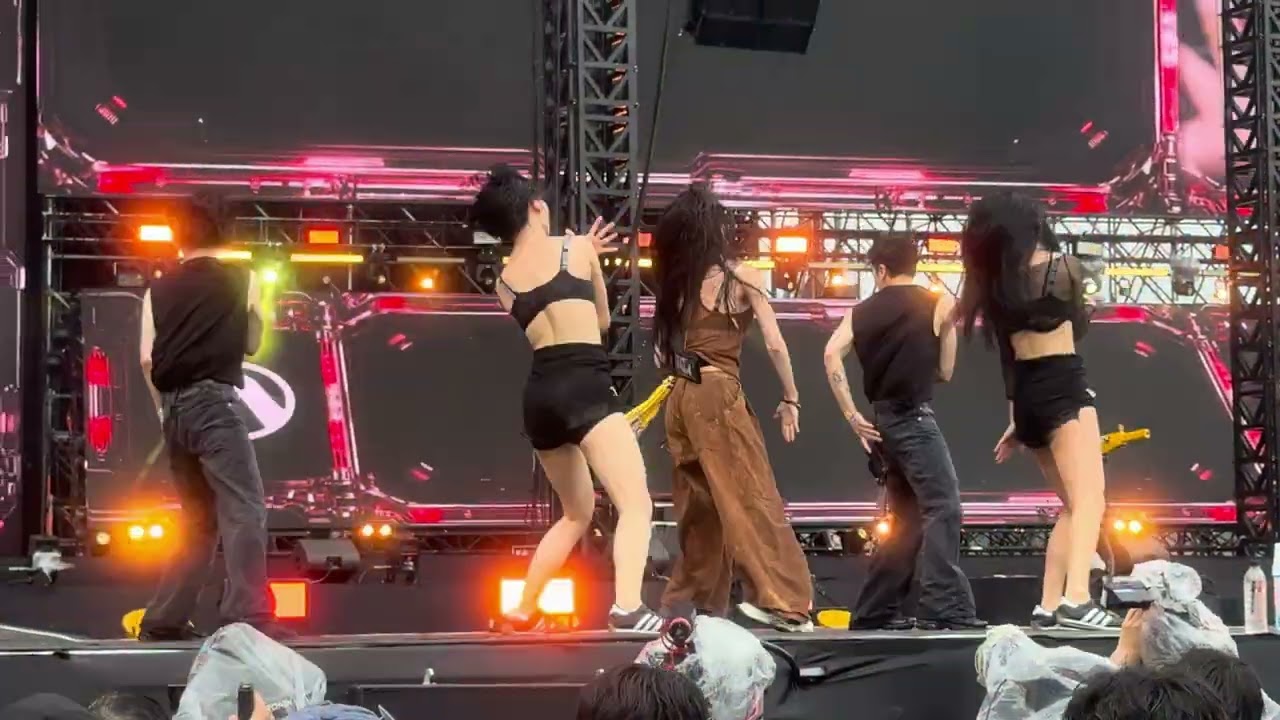 청하 Chung Ha - I'm Ready + Stress [4K] @Waterbomb Seoul 2025