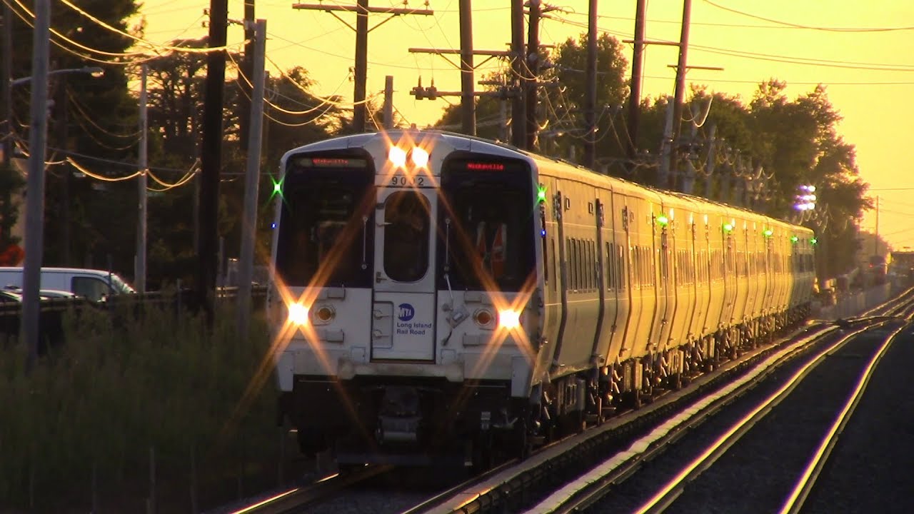 LIRR: September Main Line Trains at New Hyde Park Featuring M9 First Hicksville Run