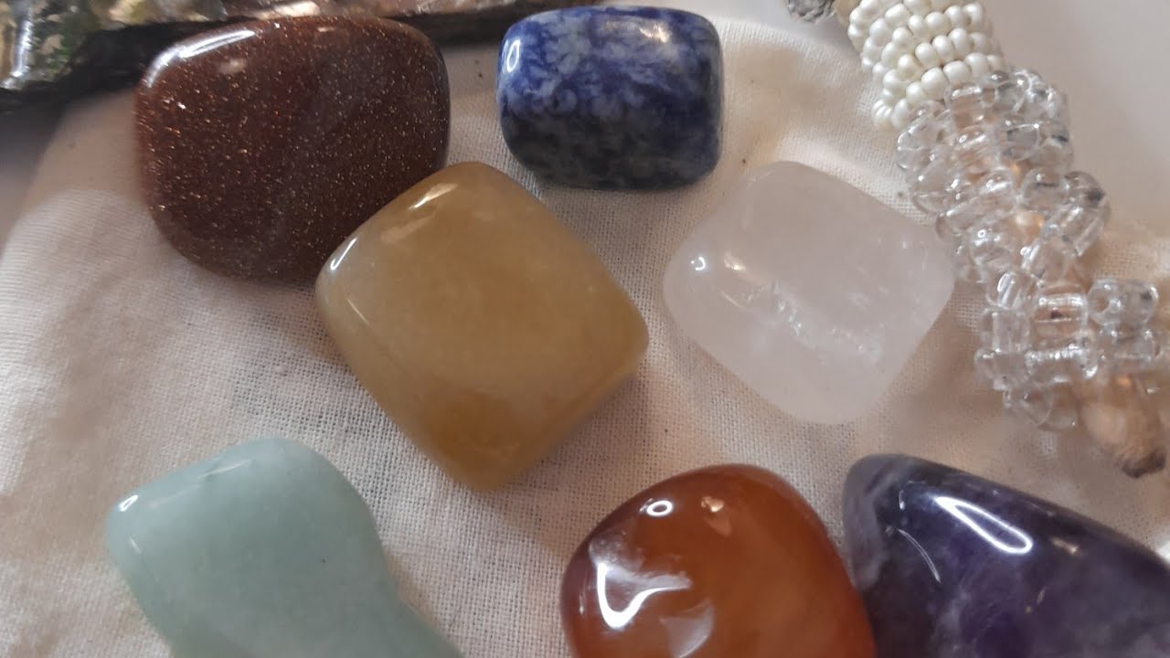 Chakra Steine und Kristalle entladen, reinigen und nachladen.