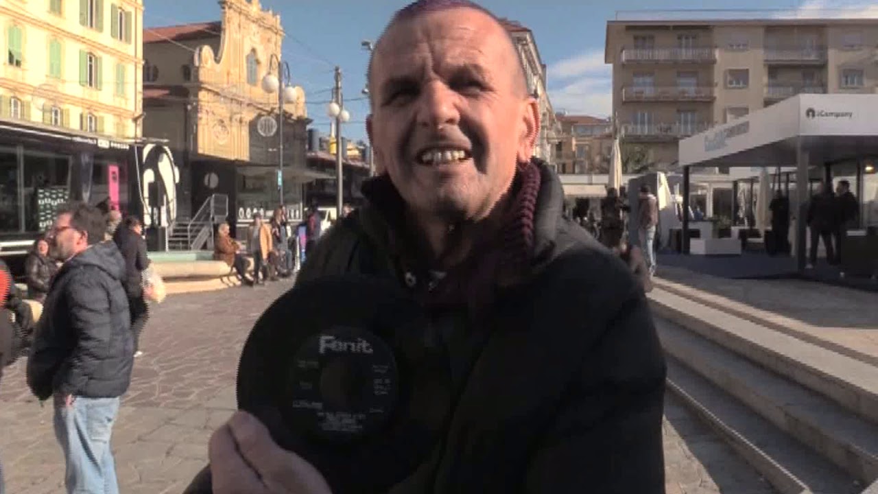 MAX COLLEZIONISTA DI DISCHI E AUTOGRAFI DOMANI SERA A PUNTO DI INCONTRO