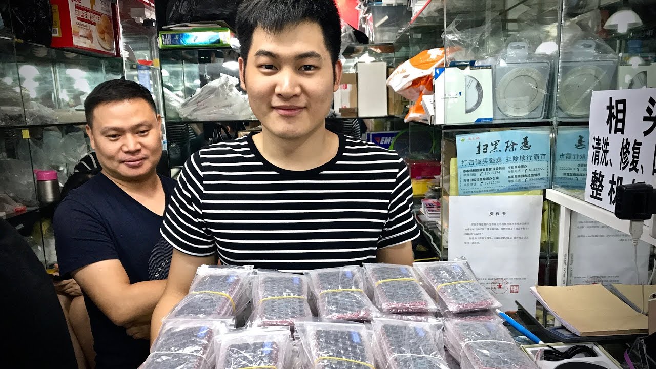 Inside the World of a Chinese iPhone Mod Designer