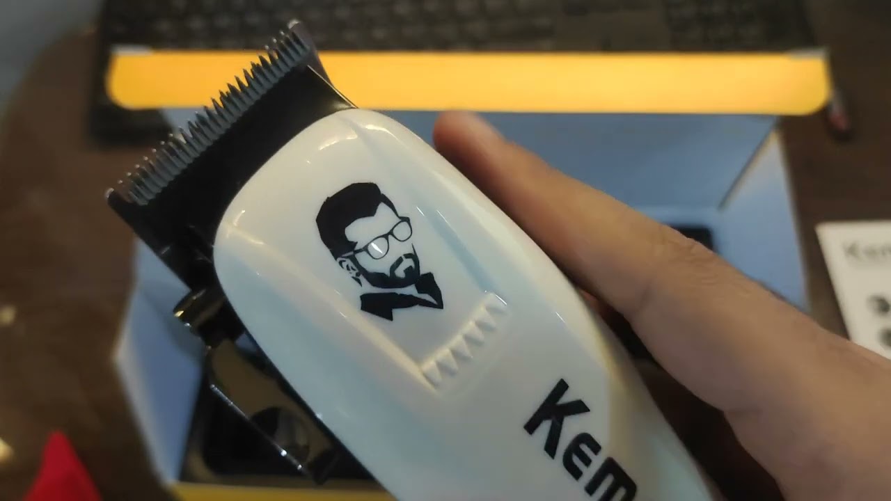 kemei pg809 ماكينه حلاقه كيمى للشعر بشاشه ديجتال