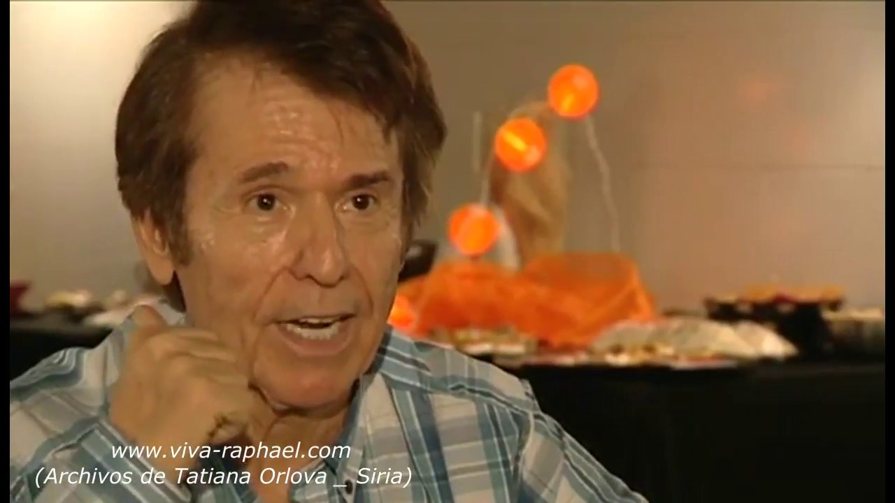 Raphael en su camerino y el ensayo ante el concierto en Mostoles Parque Liana. 09/09/2011