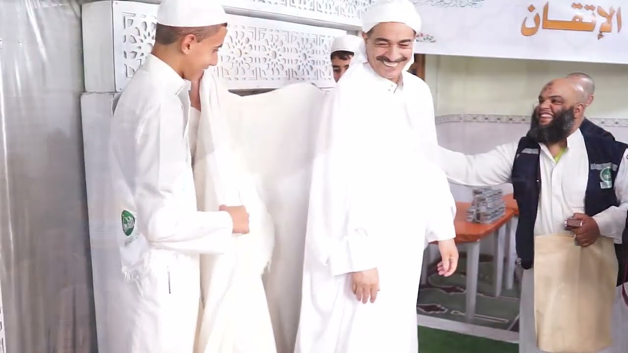 لحظات مؤثرة وجميلة اثناء تكريم حفظة كتاب الله |الجزائر| عرس القرطبي