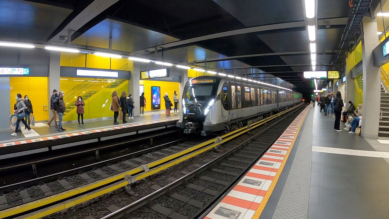 Brussels Metro at Central-Station and De Broukère (including new M7 model)