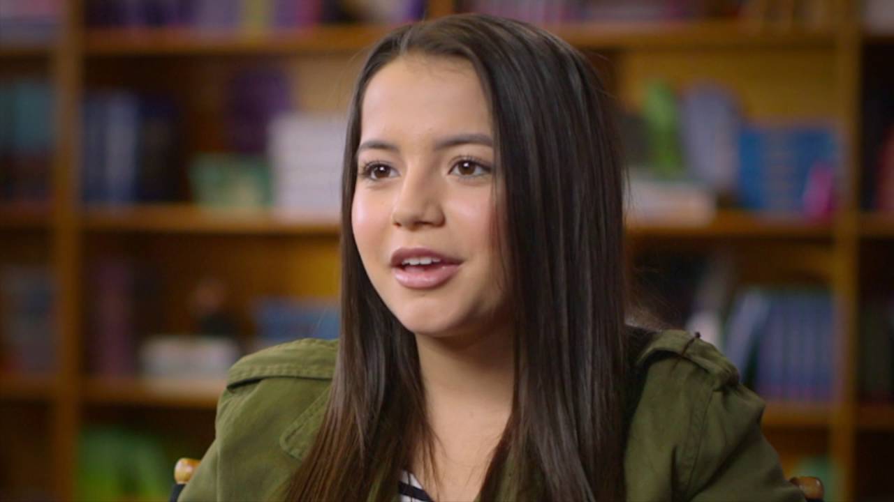 Isabela Moner - MIDDLE SCHOOL: THE WORST YEARS OF MY LIFE
