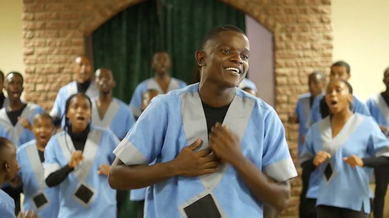 South African Traditional by the Sion Youth choir,Soloist Warren.