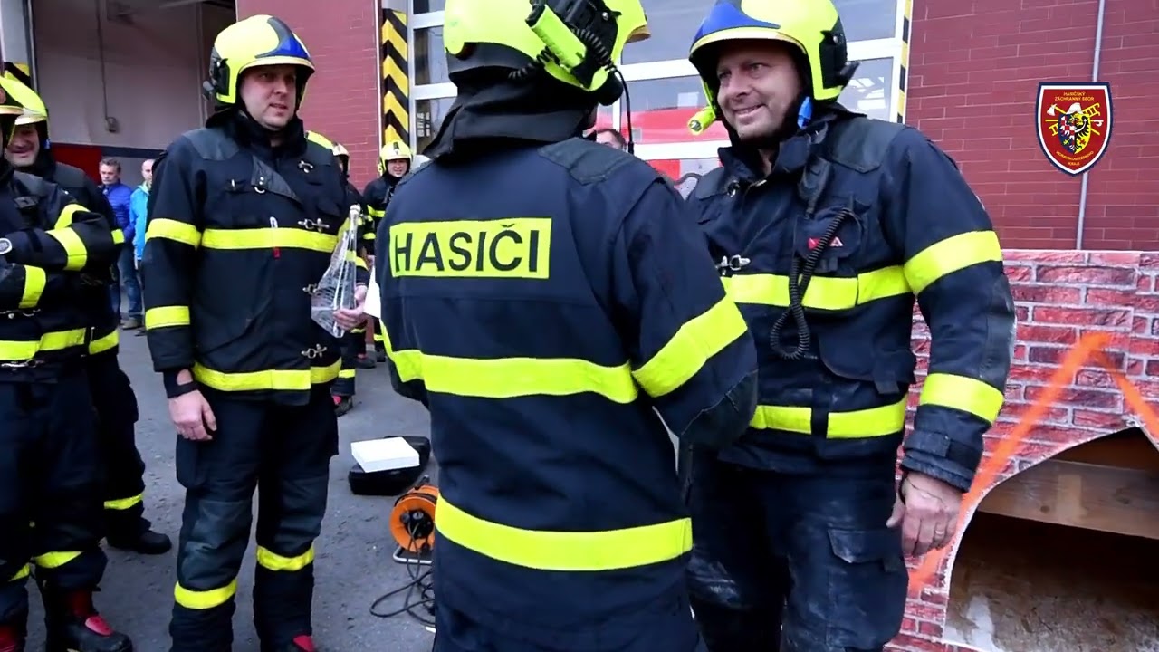 30.11.2024 Připravenou záchranou figuríny se hasiči rozloučili s velitelem družstva | HZS MSK