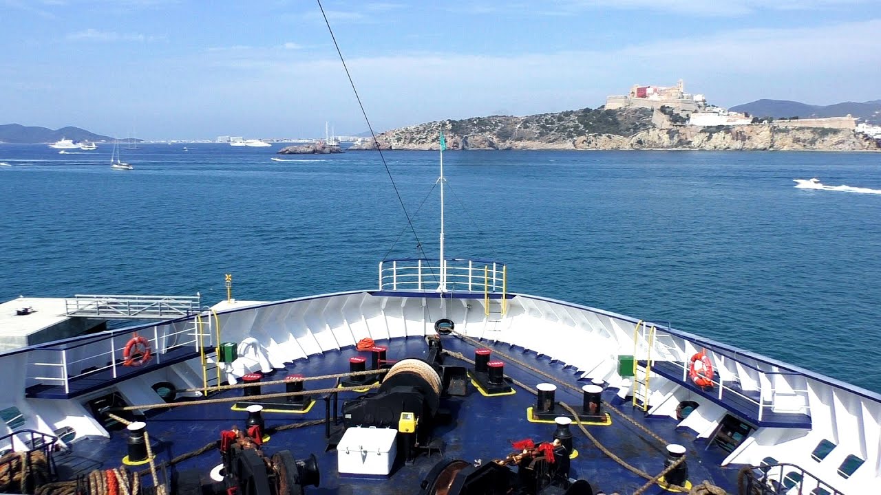 Ibiza / Barcelona con  Bale&agrave;ria - Ferry N&aacute;poles - Navegar en barco - Viajar turismo viajes