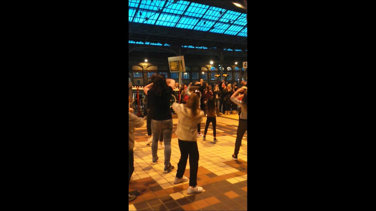 FLASH MOB AT PRESTON TRAIN STATION