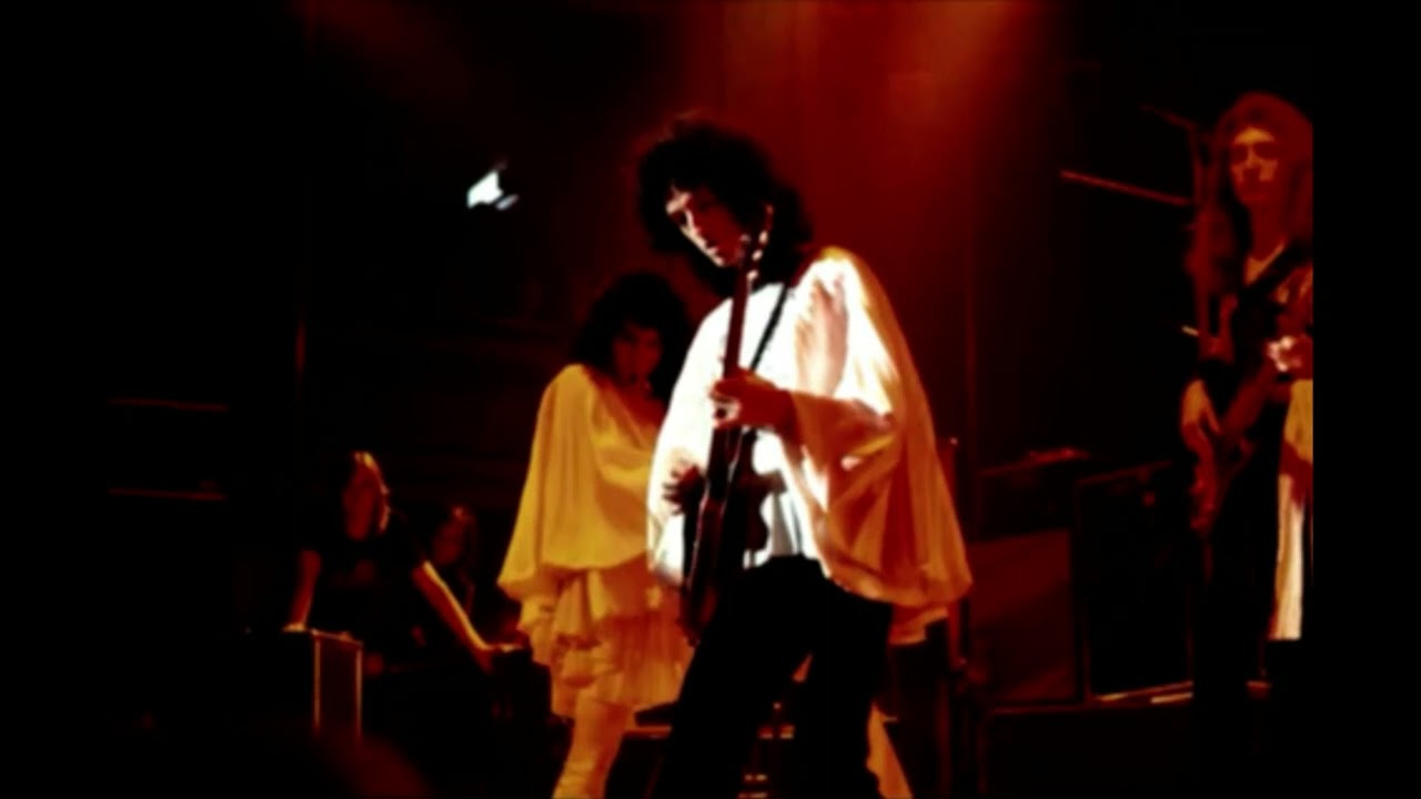 8. Killer Queen (Queen - Live In Bradford: 11/6/1974)