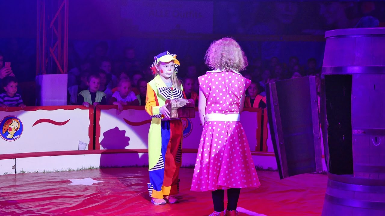 1. Ostdeutscher Projektcircus Andre Sperlich - Beginn und Bändertanz in Mühlhausen/Thüringen
