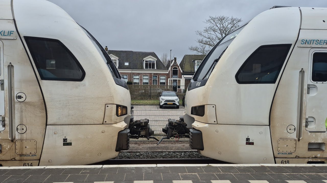 Arriva Wink 614 combines with Wink 618 at Leeuwarden.