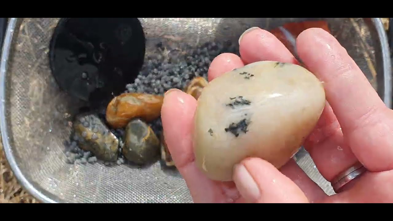 13 Rocks, just not ready yet... #billyrocks #tumbling #rocktumbling #rocks #qld