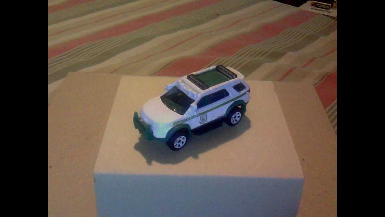 matchbox 2013 series Ford Explorer...