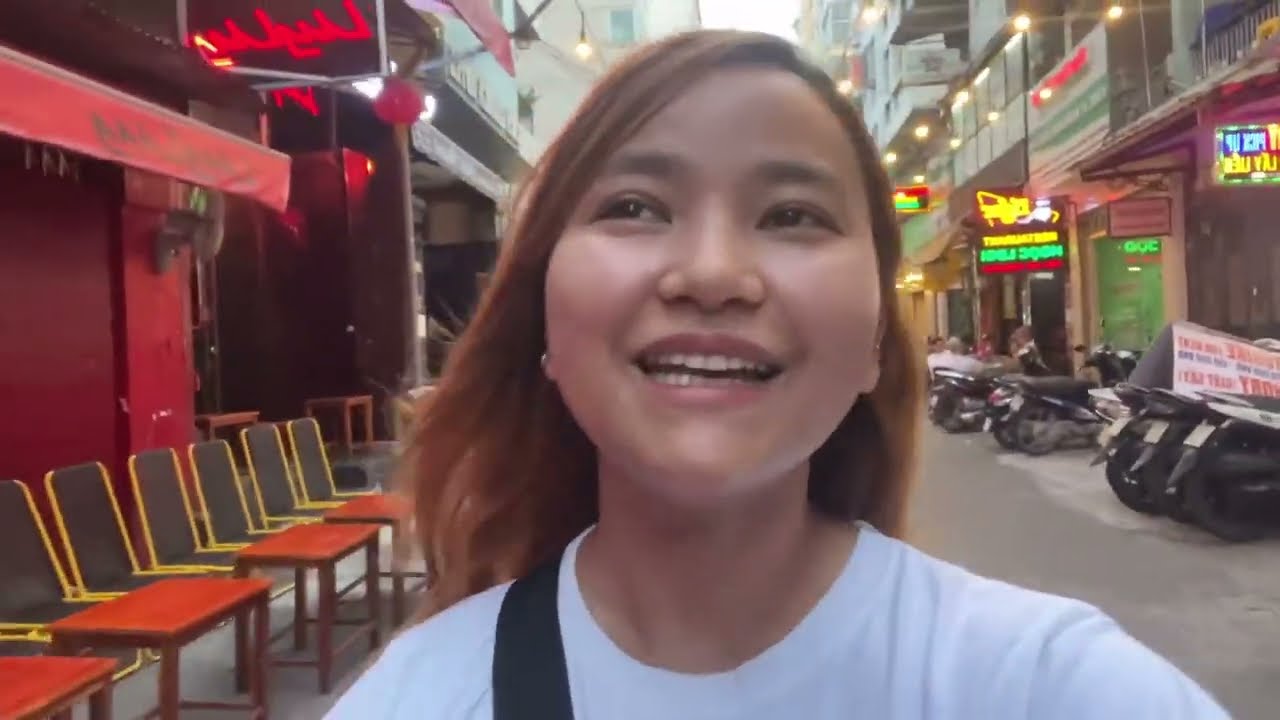 MET PAKISTANI IN VIETNAM 🇻🇳 LEARNING HOW TO COOK BIRYANI FOOD, INDIAN IN VIETNAM 🇻🇳