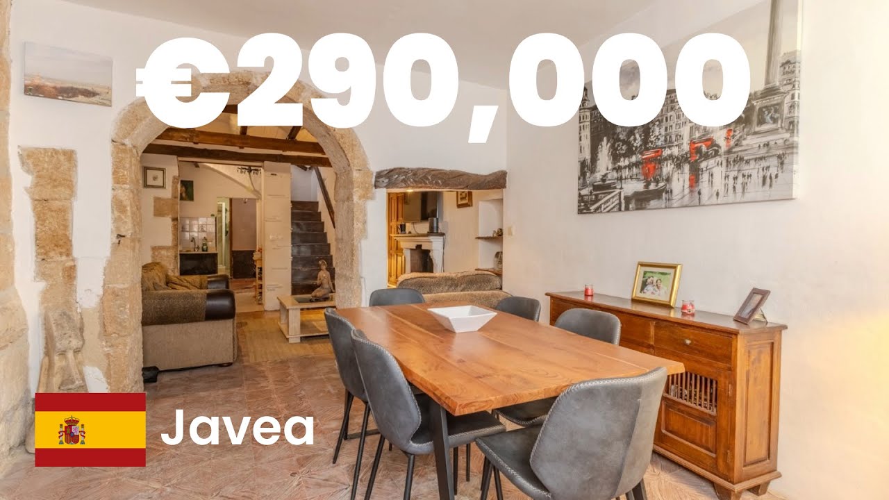 SOLD - Touring a traditional 3 bedroom Spanish townhouse in the heart of Javea&rsquo;s Old town
