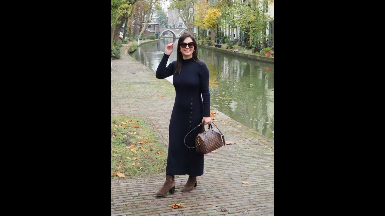S&eacute;zane Harper dress ✨ #sezane #sezanedress #knitdress #neutraloutfit #speedyb25 #lvbag #navyblue