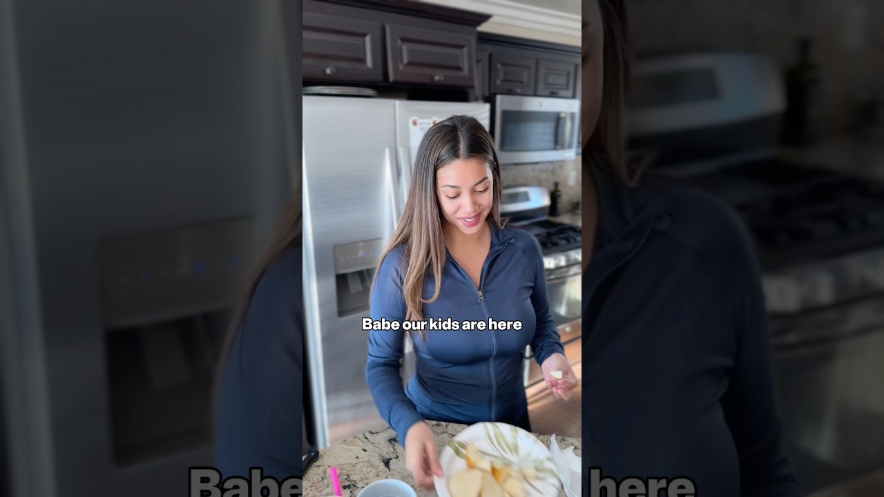 Она так старалась не смеяться #филиппинка #пара #шутки #мило