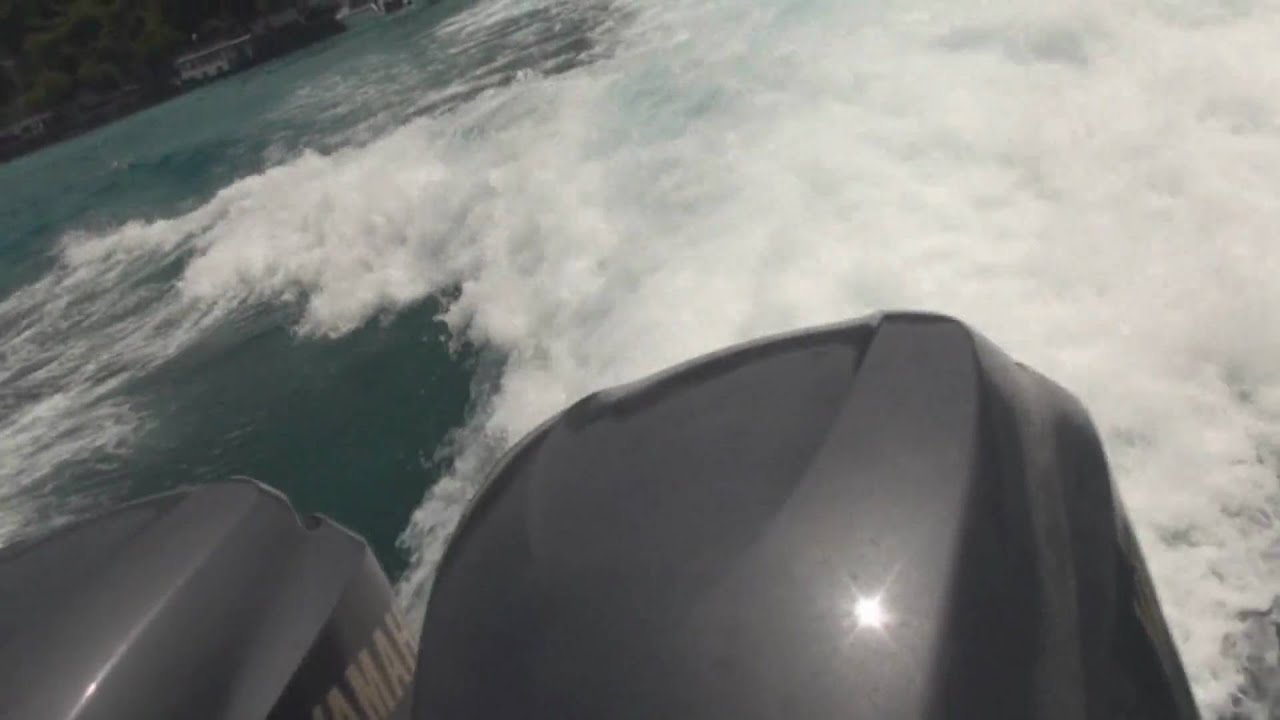 Yamaha Marine Music! (Twin F200 Outboards)