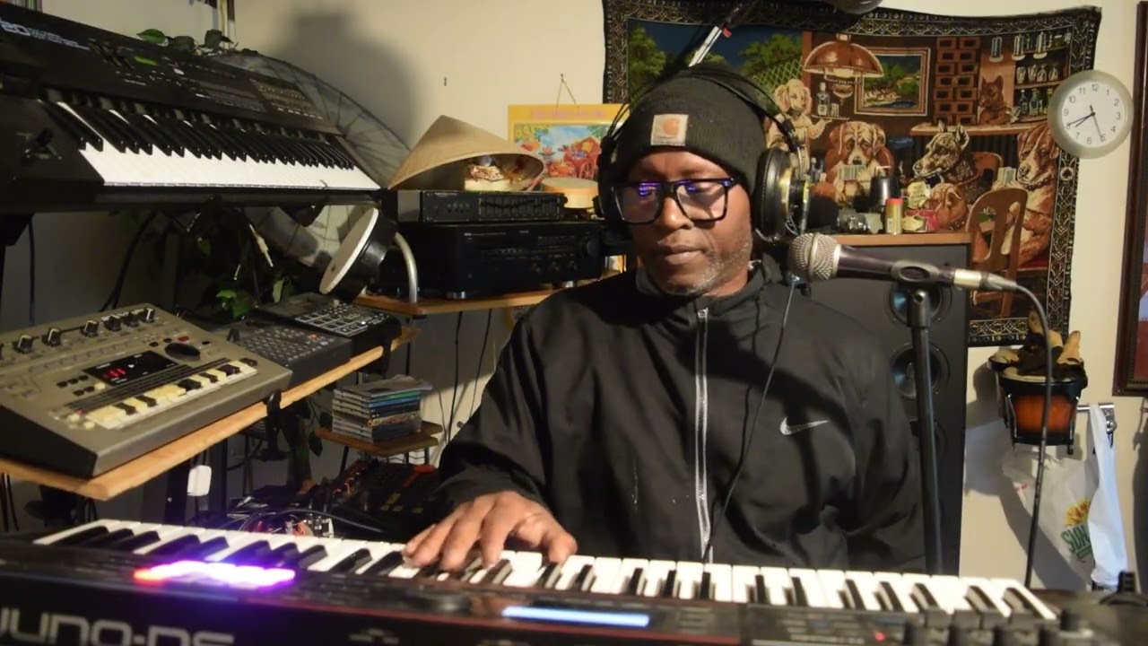 Roland 303  Groovebox adding expression to the Arpeggios
