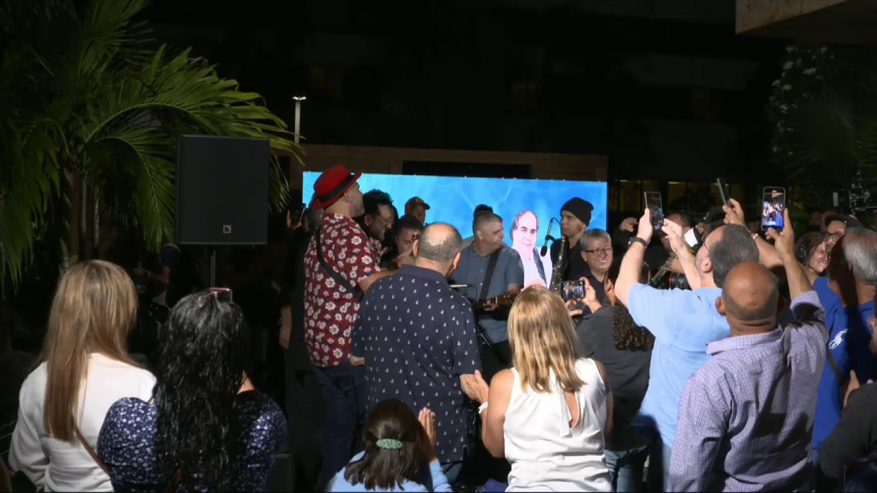 Homenaje a Aquiles Baez