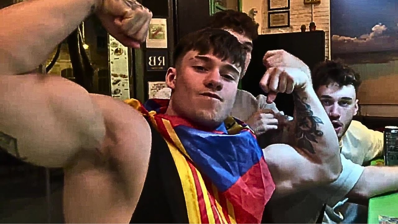 3 ARGENTINOS L0C0S SUELTOS POR LAS CALLES DE BARCELONA [contenido deluxe]