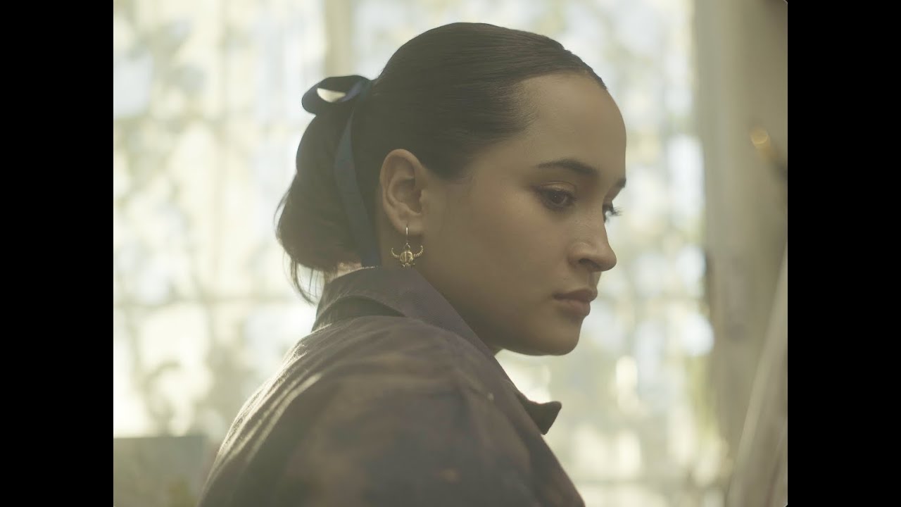 Damaris Bojor - No Es Normal (Video Oficial)