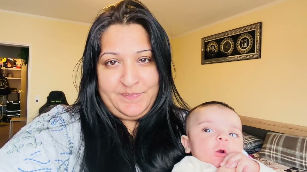 8 kids Mom introduction video 