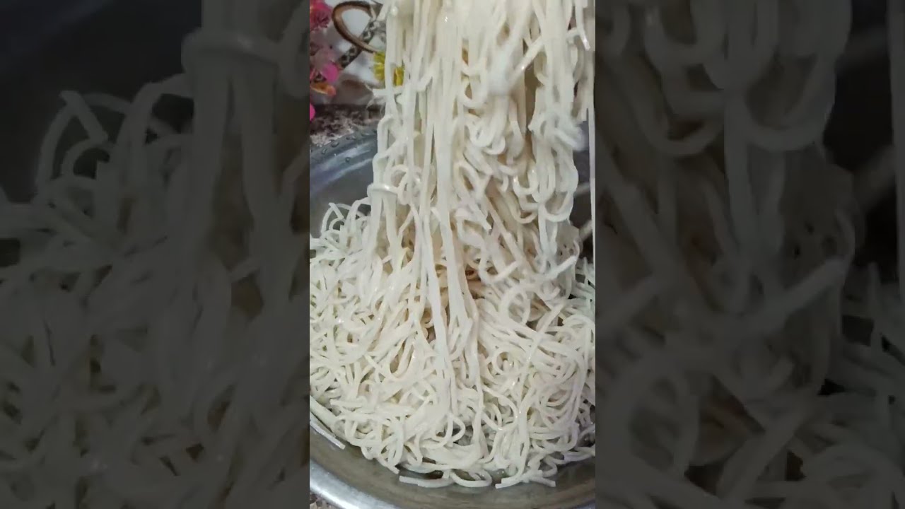 चौमीन बनाने का यह तरीका देख आप हैरान रह जाएंगे thecha chaumeen