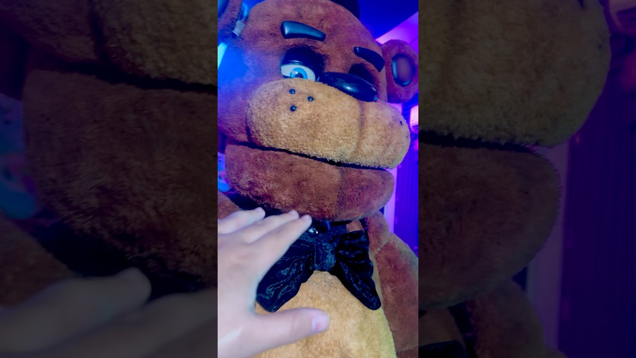 Freddy attempts to bite my hand off [Freddy 2.0 Testing] (ft. @RobbySauce ) #fnaf