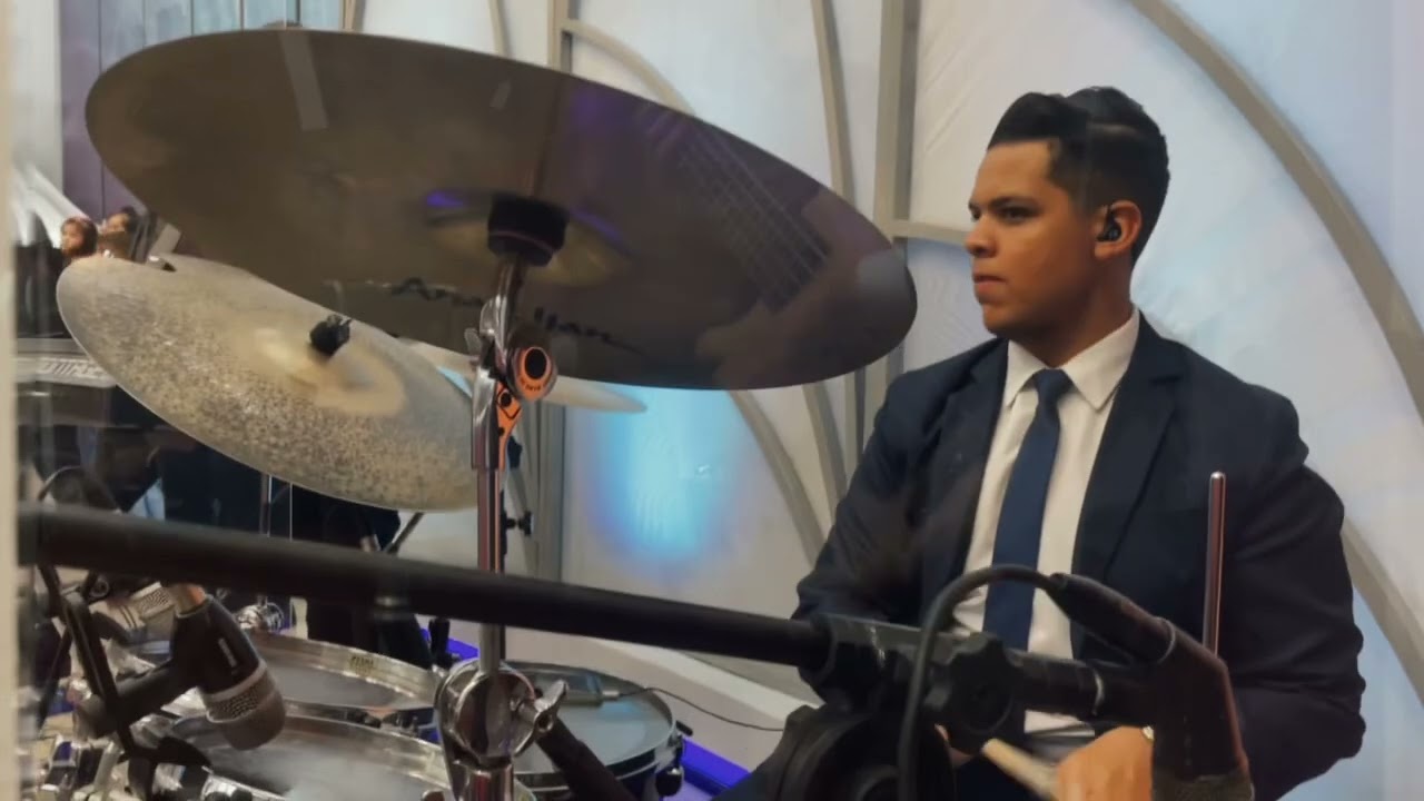 Tocando Love Theory de @realkirkfranklin na IIGD Sede Sp
